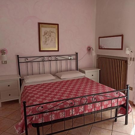 Agriturismo La Quiete Roncofreddo الغرفة الصورة